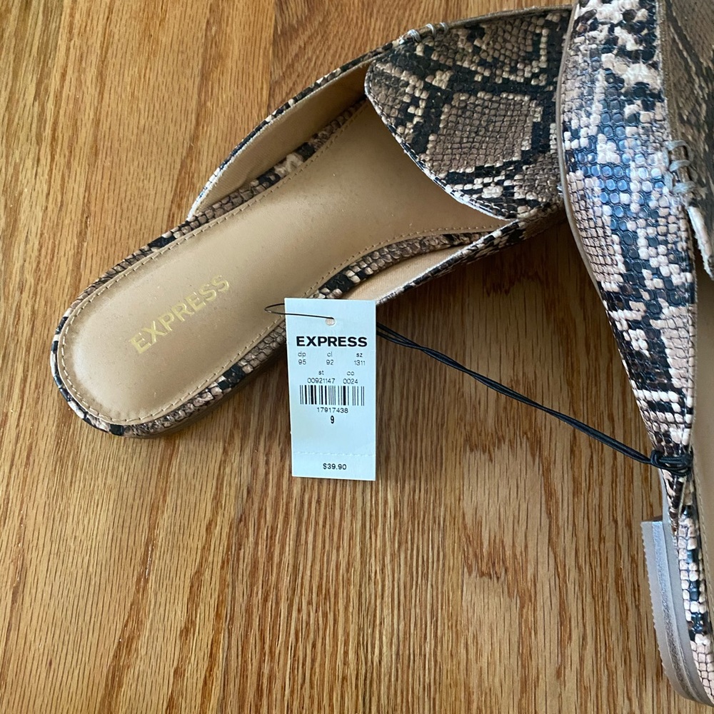 Sandals - Picture 2 of 4